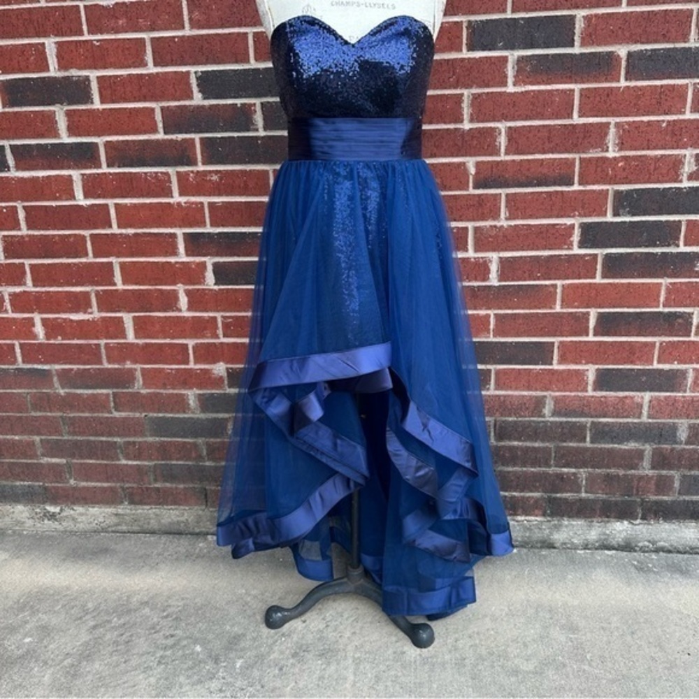 Elegant Blue Strapless Gown
